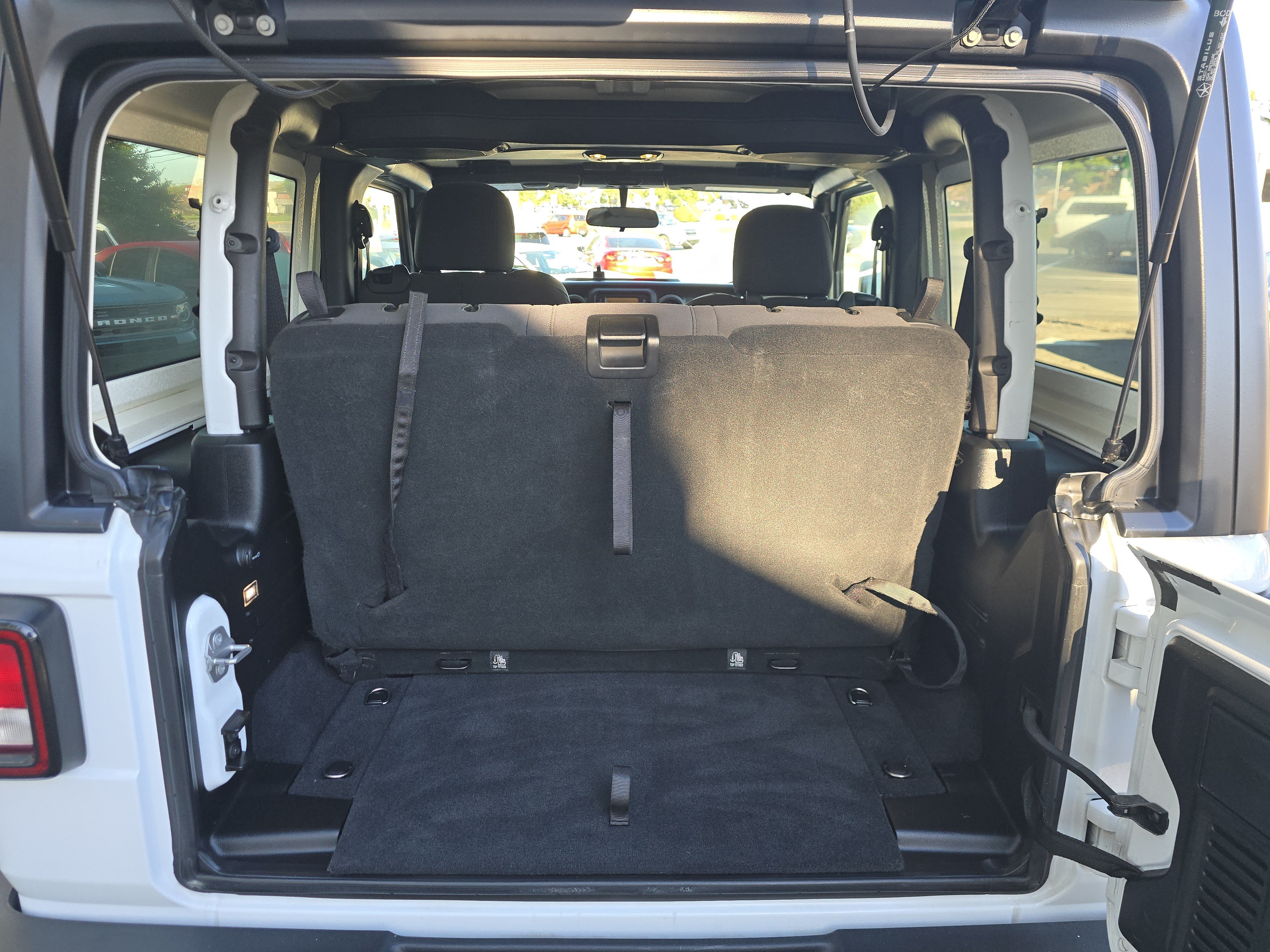 Used 2019 Jeep Wrangler Sport AWD/4WD image 16
