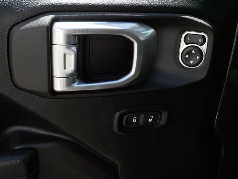 Used 2024 Jeep Wrangler Unlimited Sport AWD/4WD image 19