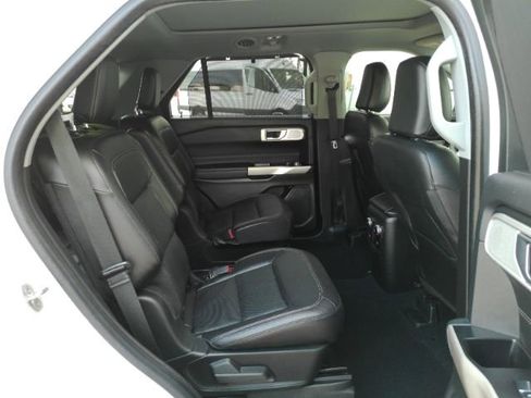 Used 2023 Ford Explorer Limited w/ Limited Technology Package RWD image 29