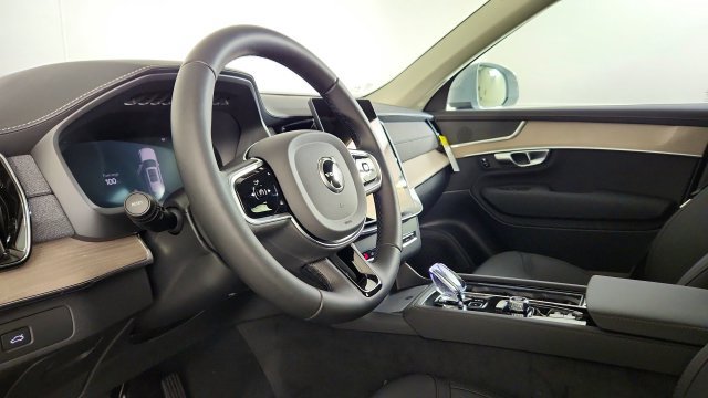 Used 2026 Volvo XC90 B5 Core AWD/4WD image 12