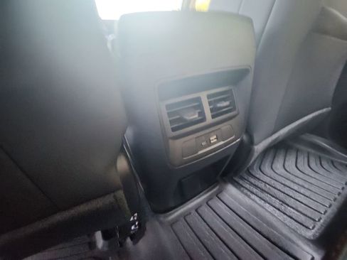 Used 2024 Chevrolet Colorado Z71 w/ Z71 Convenience Package 2 image 25