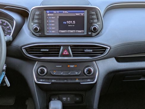 Used 2019 Hyundai Santa Fe SE image 15