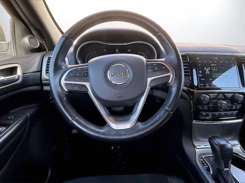 Certified 2022 Jeep Grand Cherokee Laredo X image 11