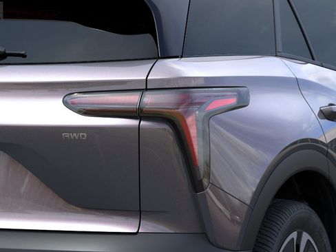 Used 2025 Chevrolet Blazer EV LT AWD/4WD image 11