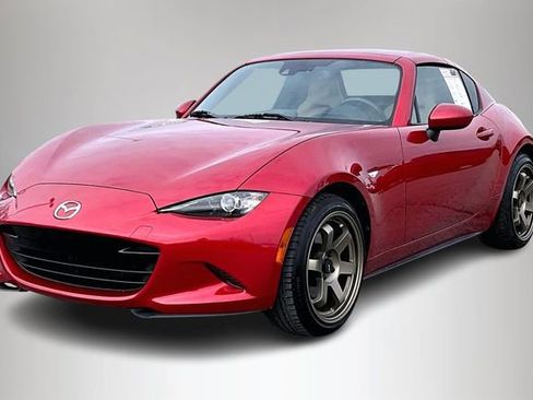 Used 2017 MAZDA MX-5 Miata RF Grand Touring image 2