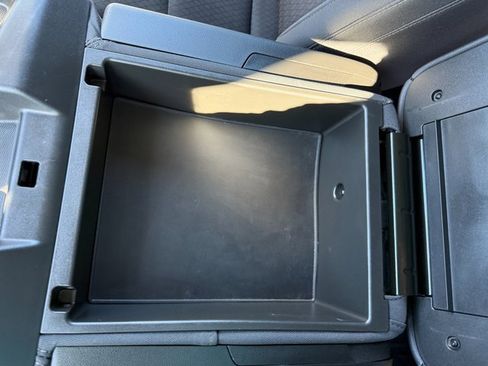 Used 2024 Chevrolet Silverado 2500 LT image 20