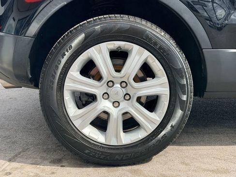 Used 2019 Land Rover Range Rover Evoque SE Premium image 29