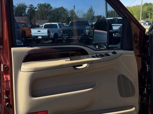 Used 2007 Ford F350 Lariat image 12