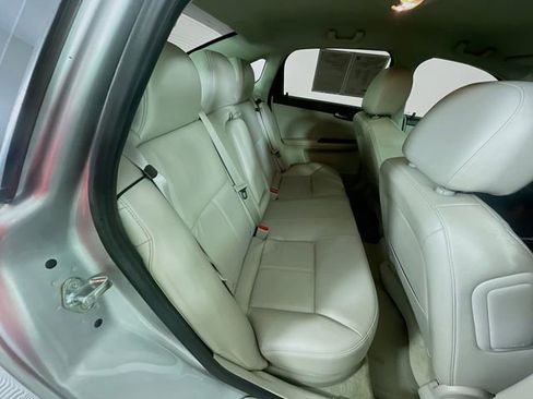 Used 2011 Chevrolet Impala LT w/ Luxury Edition Package FWD image 27