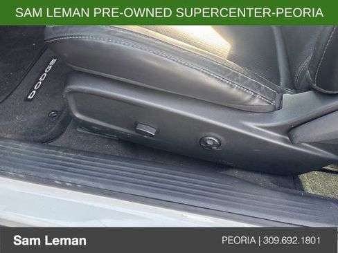 Used 2015 Dodge Challenger R/T Plus image 9