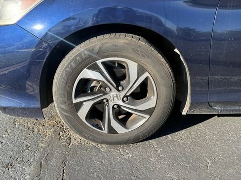 Used 2017 Honda Accord LX image 29