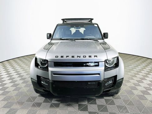 Used 2022 Land Rover Defender 110 X-Dynamic SE image 3