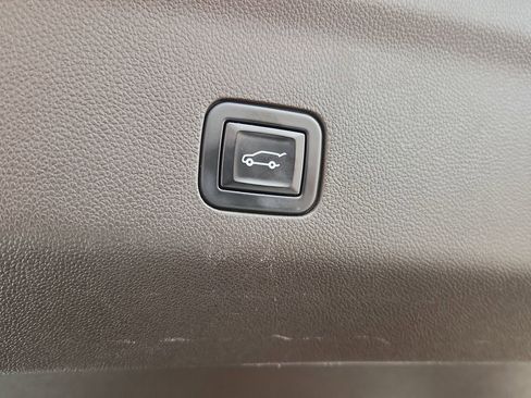 Used 2021 GMC Yukon Denali w/ Denali Premium Package AWD/4WD image 15