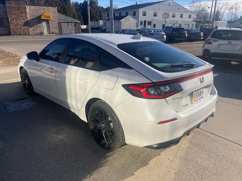 Used 2025 Honda Civic Sport image 3