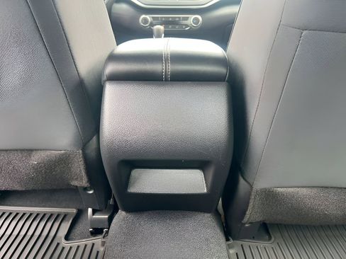 Used 2025 Nissan Altima 2.5 S FWD image 12