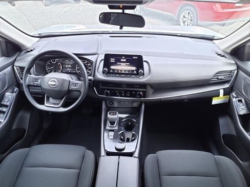 Used 2025 Nissan Rogue S image 8