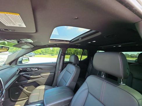 Certified 2023 Chevrolet Traverse RS w/ LPO, Floor Liner Package AWD/4WD image 18
