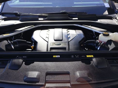 Certified 2023 Land Rover Range Rover SE image 33