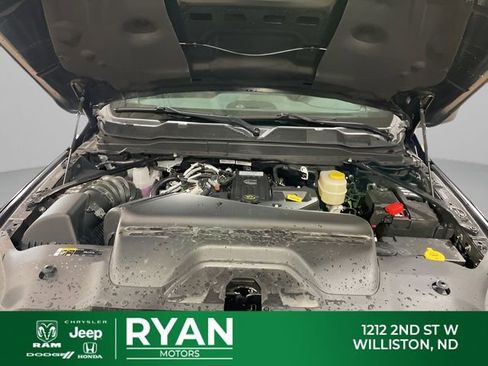 New 2026 RAM 2500 Laramie AWD/4WD image 11