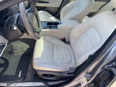 Used 2017 Jaguar XE Prestige AWD/4WD image 8