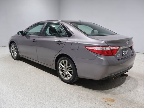 Used 2015 Toyota Camry SE FWD image 4