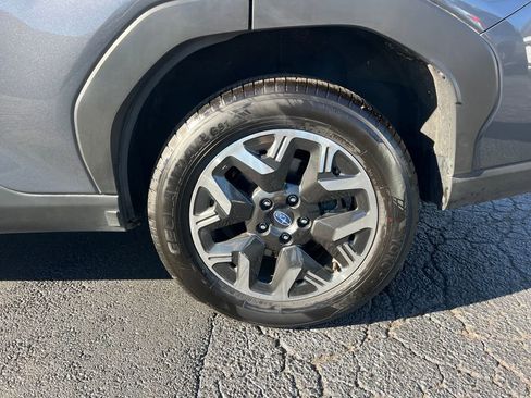 Used 2025 Subaru Forester Premium image 11