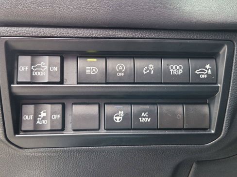 Used 2023 Toyota Tundra Platinum AWD/4WD image 22