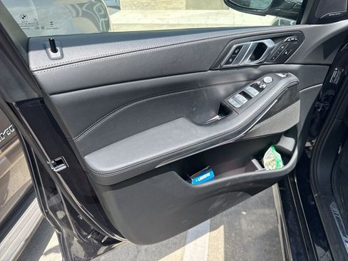 Used 2024 BMW X7 xDrive40i w/ M Sport Package image 15