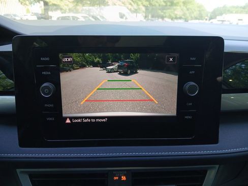 New 2025 Volkswagen Taos SEL image 20