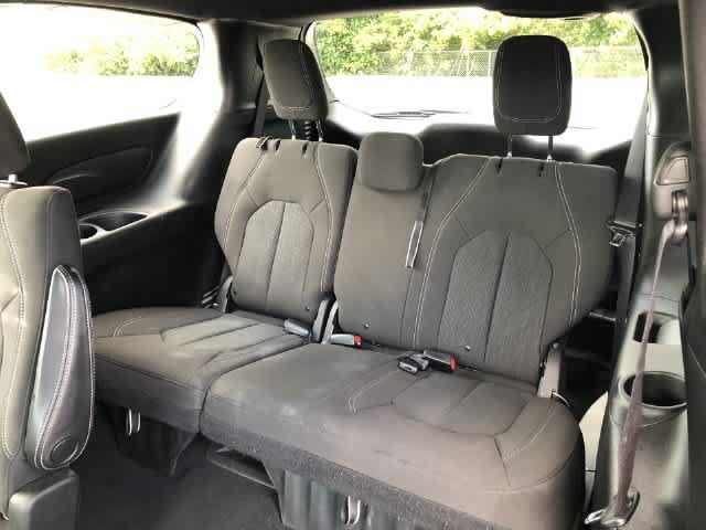 Certified 2020 Chrysler Pacifica Touring w/ S Appearance Package FWD image 32