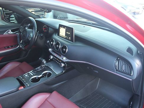 Used 2018 Kia Stinger GT1 RWD image 21