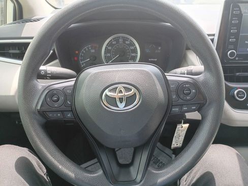Used 2021 Toyota Corolla LE FWD image 11