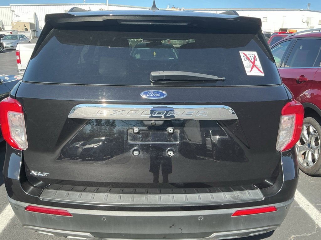 Used 2023 Ford Explorer XLT w/ Equipment Group 202A RWD image 8