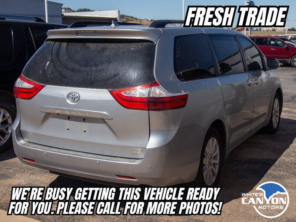 Used 2017 Toyota Sienna Limited Premium AWD/4WD image 4
