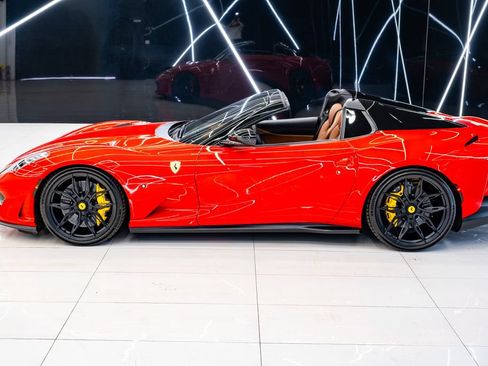 Used 2021 Ferrari 812 GTS RWD image 20