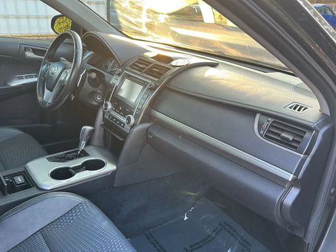 Used 2012 Toyota Camry SE image 21