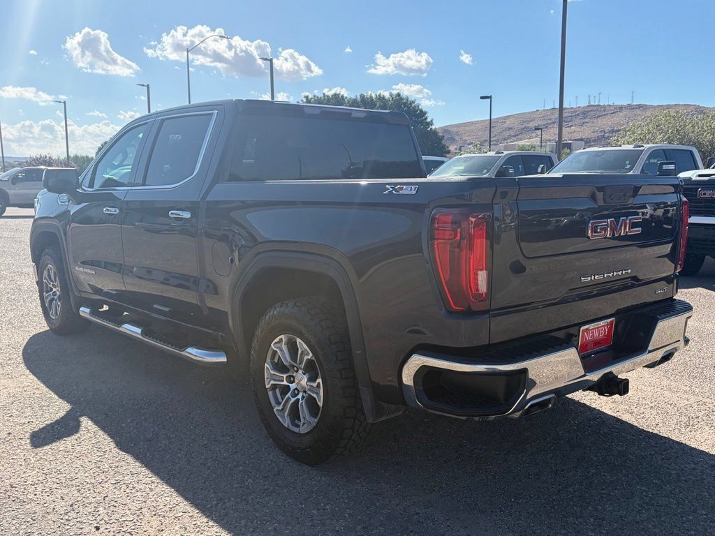 Used 2023 GMC Sierra 1500 SLT w/ X31 Off-Road Package AWD/4WD image 8