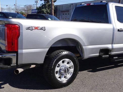 Used 2024 Ford F250 XLT image 9