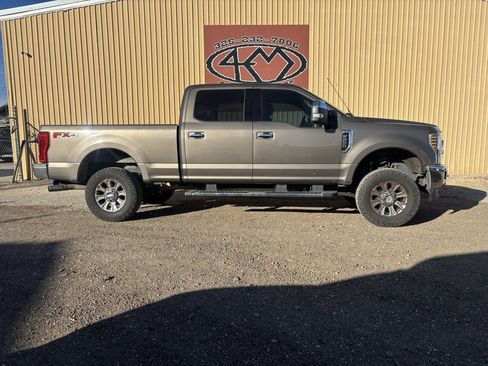 Used 2018 Ford F250 Lariat w/ Chrome Package image 8