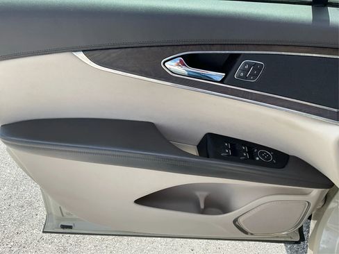 Used 2016 Lincoln MKX Select w/ Select Plus Package FWD image 19