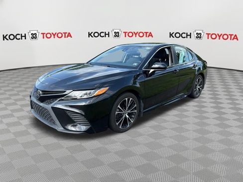 Used 2020 Toyota Camry SE AWD/4WD image 3
