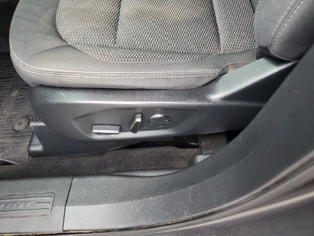 Used 2017 Ford Explorer XLT AWD/4WD image 18