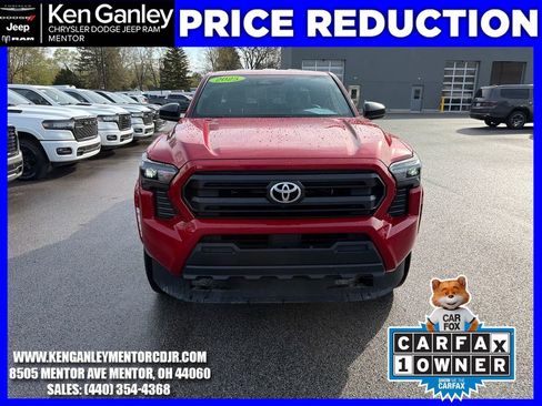 Used 2025 Toyota Tacoma SR image 2