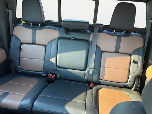 Used 2023 Chevrolet Silverado 2500 High Country image 13