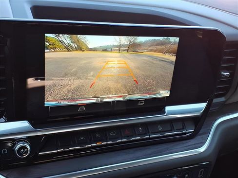 Used 2025 GMC Sierra 1500 SLT w/ SLT Premium Package image 9