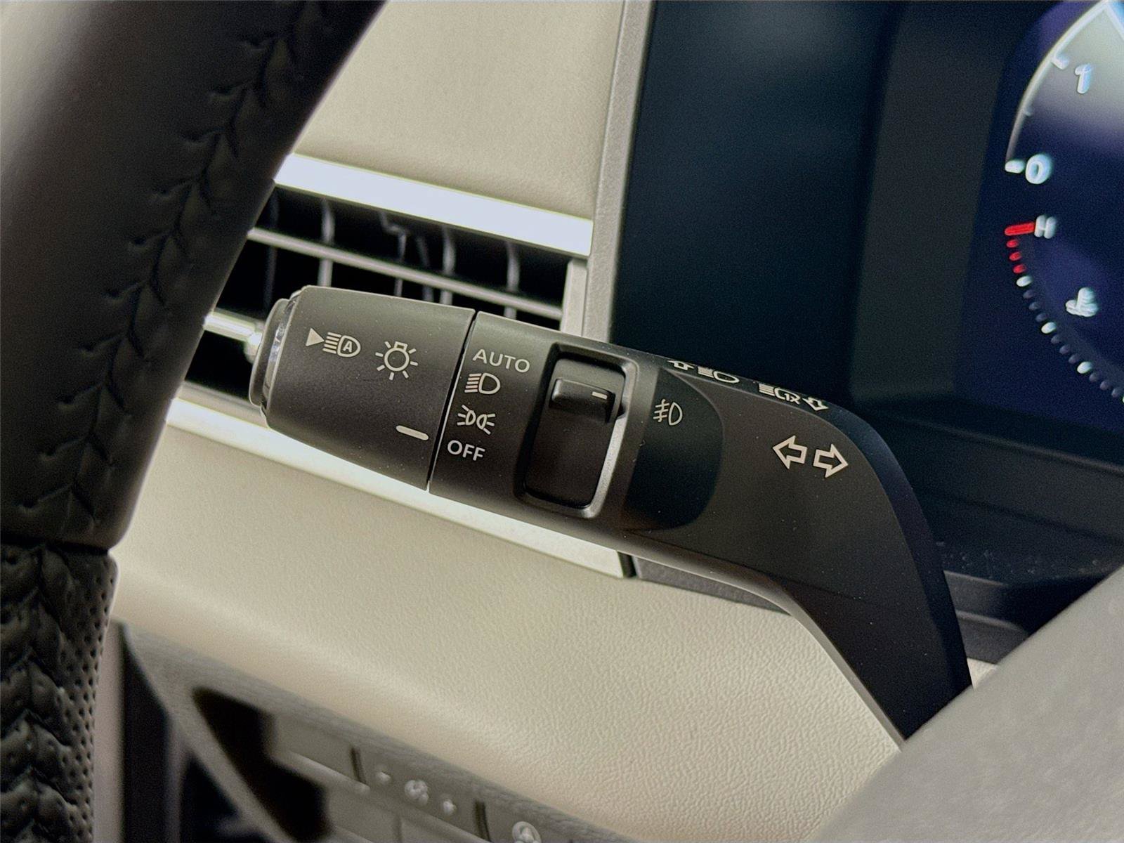 New 2026 Mitsubishi Outlander SE FWD image 3