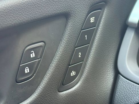 Used 2019 Buick Envision Essence FWD image 9