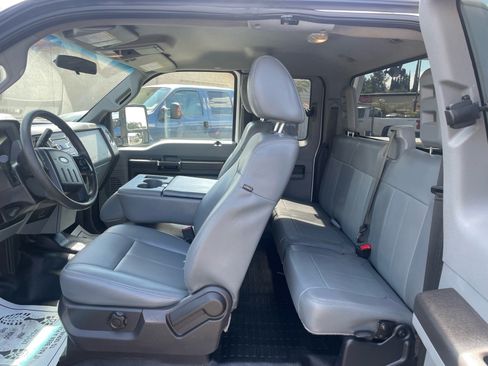Used 2015 Ford F250 XL w/ Power Equipment Group RWD image 10