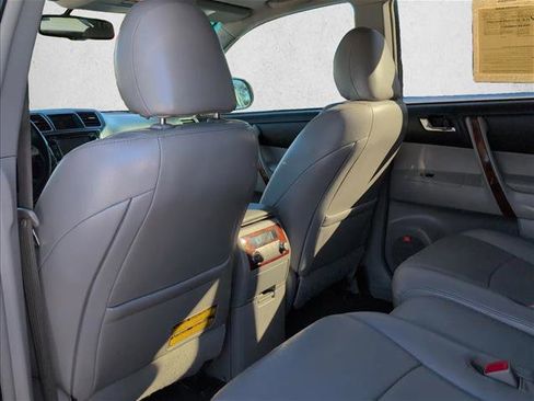 Used 2013 Toyota Highlander Limited image 22