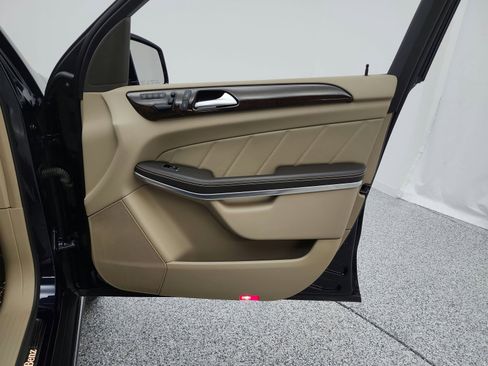 Used 2013 Mercedes-Benz GL 450 4MATIC image 19